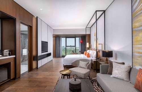 Kandawgyi Lake Area Hotel | Wyndham Grand Yangon Hotel