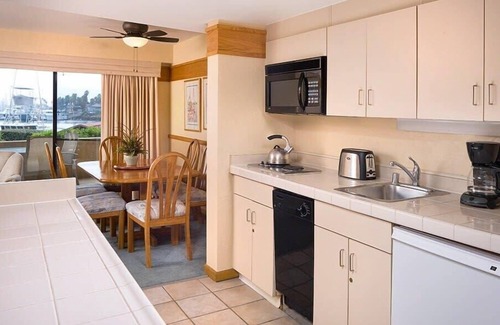 Ventura Condo | Wyndham Harbortown Point | 1BR/1BA Blc Queen Suite