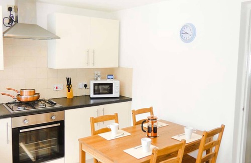 Abercwmboi Cottage | Wyndham House for 6 for Brecons and Bike Park Wales