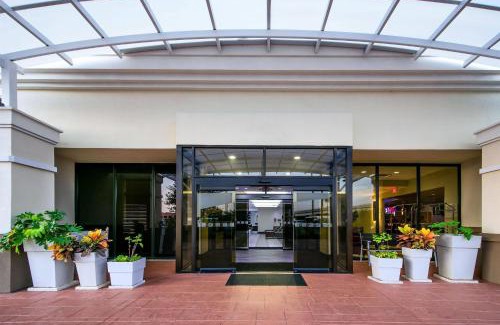 Clodine Hotel | Wyndham Houston Sugarland