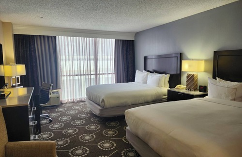 Midland Hotel | Wyndham Midland Downtown
