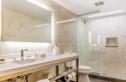 Newport East Hotel | Wyndham Newport Hotel