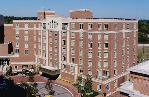 Old Town West Condo | Wyndham Old Town Alexandria - Spacious 2 Bedroom