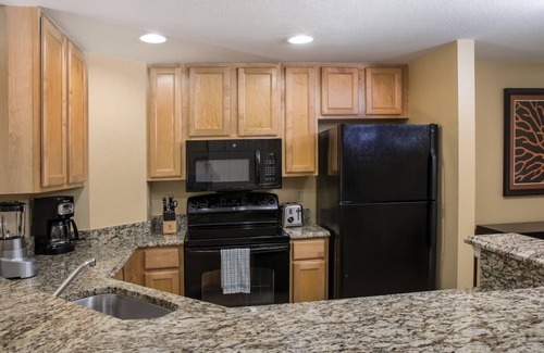 Survey Creek Condo | Wyndham Palm-Aire | 1BR Suite Pool & Resort Access