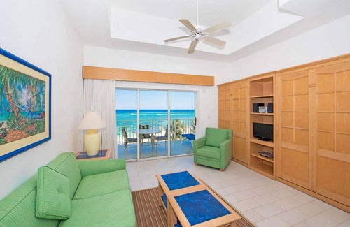 Colliers Bay Condo | Wyndham Reef Resort 1&2 Bedroom lockout 2 Bath Ground Floor beach front EastEnd