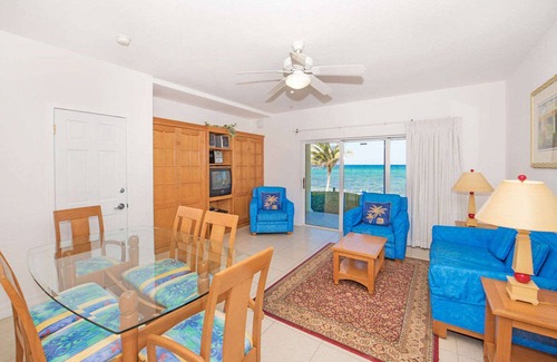 Colliers Bay Condo | Wyndham Reef Resort 1&2 Bedroom lockout 2 Bath Ground Floor beach front EastEnd