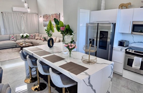 Zarzal Apartment | Wyndham Residence 4BR Penthouse Ocean View