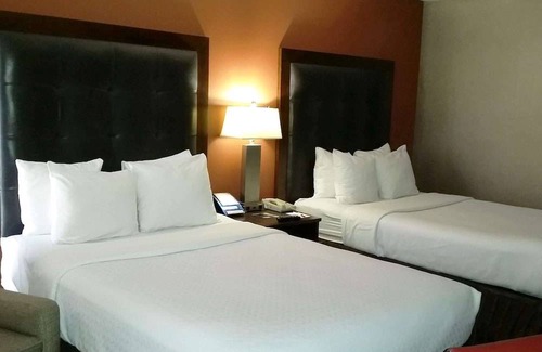 Foothill Farms Hotel | Wyndham Sacramento