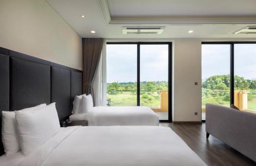 Chuong My Hotel | Wyndham Sky Lake Resort and Villas