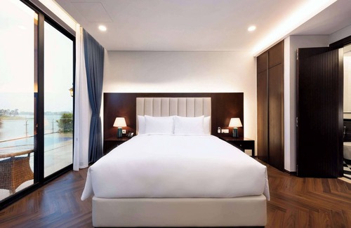 Chuong My Hotel | Wyndham Sky Lake Resort and Villas