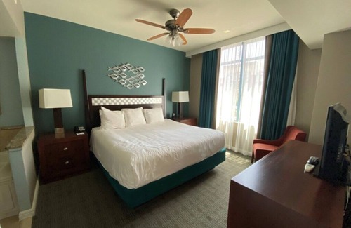National Harbor Hotel | Wyndham Vacation Resorts at National Harbor - 1 Bedroom Mobility