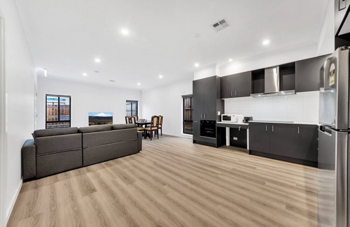 Wyndham Vale House | Wyndham Vale Retreat- Disability Friendly Accommodation- 4 Bedroom Holiday Home
