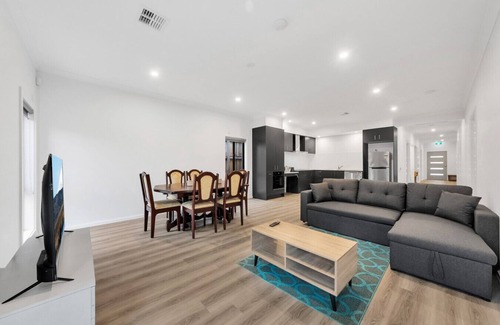 Wyndham Vale House | Wyndham Vale Retreat- Disability Friendly Accommodation- 4 Bedroom Holiday Home
