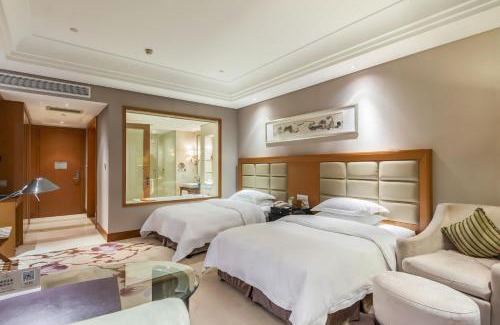 Shihe District Hotel | Wyndham Xinyang Downtown