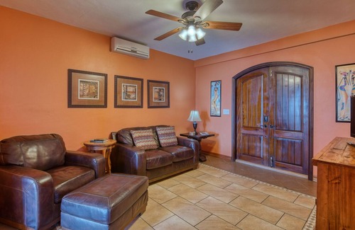 Isla de Utila House | Wyndsong Manor Luxury oceanfront vacation home located on Utila's Dolphin Run.