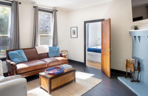 Carlton House | Wynkoop at Carlton: Taste of Europe, Walk to Wineries, Dog Friendly