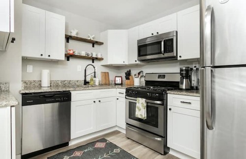Harrison Township Bed & Breakfast | Wynnwood classic condo