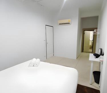 San Chao Pho Suea Apartment | X เบา ศาลเจ้าพ่อเสือ - เสาชิงช้า BAO San Chao Pho Suea