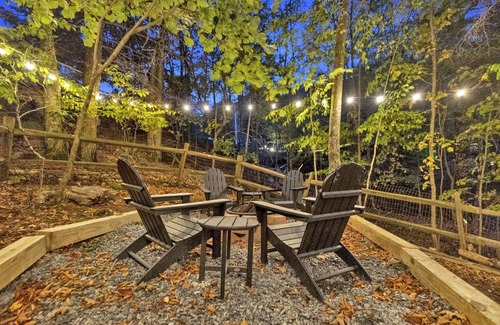 Beech Mountain Cabin | X Adult Only - Walk to Slopes - Hot Tub - Fire Pit X