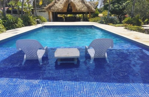Playa Coronado Villa | X-LARGE jacuzzi pool and bohio