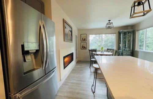 Nevada City House | X-large Nevada City house w/RV hookup & fire pit