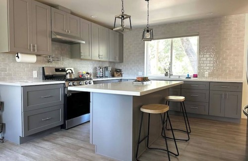 Nevada City House | X-large Nevada City house w/RV hookup & fire pit