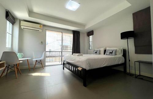 Wang Burapha Phirom Apartment | X Mitr Inn Mrt Samyot Station - The Grand Palace มิตร อินน์ พระบรมมหาราชวัง