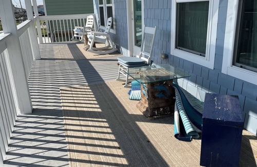 Freeport House | Xanadu/hidden paradise-beautiful 3story canal home-backyard fishing/crabbing