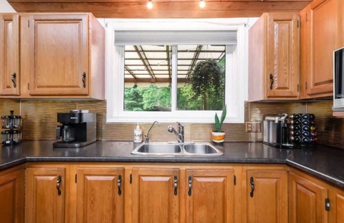 Rideau Lakes Ski Chalet | Xanadu - Zen waterfront retreat on Upper Rideau