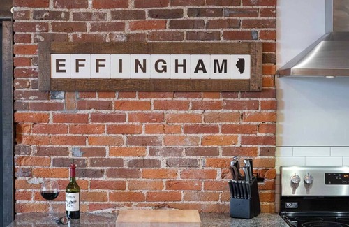 Effingham Apartment | XCHNG 4 Apartments Downtown. Side by Side.