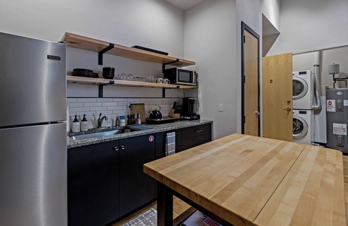 Effingham Apartment | XCHNG Cozy Downtown Studio, XCHNG Studio