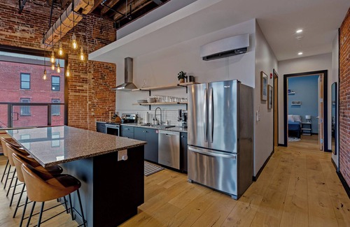 Effingham Apartment | XCHNG Unit B. 3 Bedroom Luxury Loft., XCHNG. Modern Loft in the heart of Effingham.