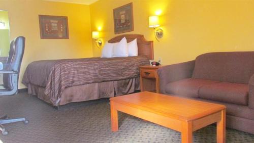 Center Hotel | Xecutive Inn and Suites