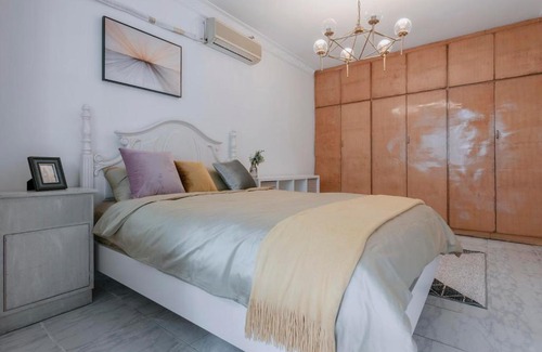 Xi’an City Center Apartment | Xi'an Beilin·Yongning Gate· Locals Apartment 00166200