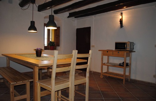 El Pla de Manlleu Cottage | XIII century cottage surrounded of vineyards