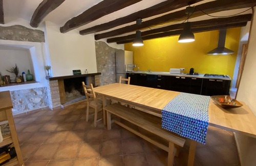 El Pla de Manlleu Cottage | XIII century cottage surrounded of vineyards