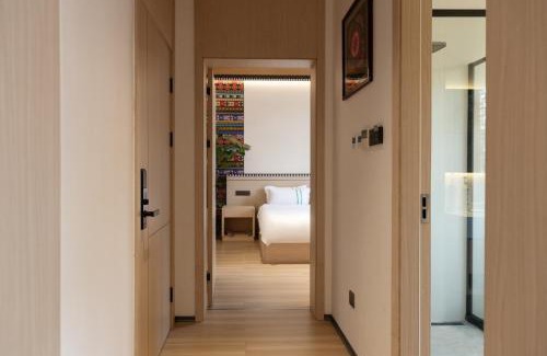 Chengdu City Centre Hotel | Xishu Garden Inn - Travel Agency service - Car Rent service - English Speaking