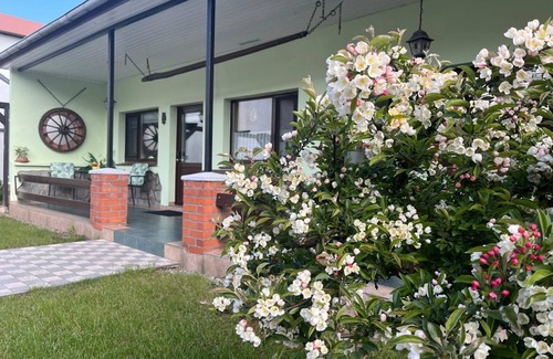 Neubukow Apartment | Xl-bungalow Links & Rechts - Bungalow am Hellbach im Ostseeland - XL
