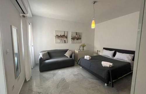 Gzira Apartment | XL Spacious Apartment, 4-BR Home in Central Area, WALK to Sliema - St Julian's