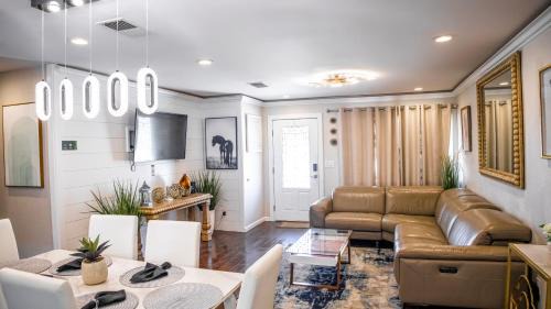 Lincoln Acres House | Xlnc Exotic Home Sunnyside