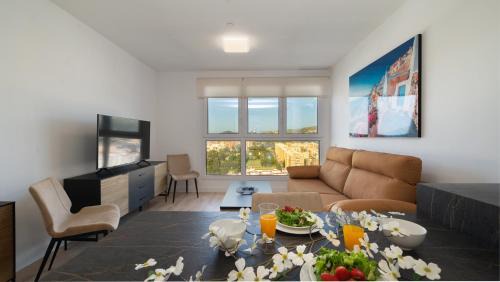 Palma-Palmilla Apartment | XPCE Urban 17 Malaga Skyline - Parking Free