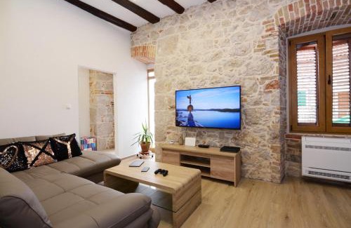 Plisac Apartment | XY Suites - Design Apartments