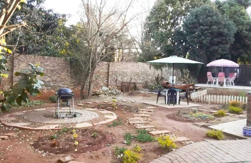 Pretoria House | XYZ Guest House-Executive Study