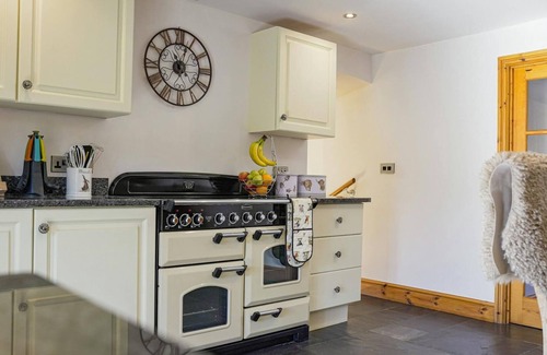 Pencader Cottage | Y Beudy, Llandysul - Three Bedroom Cottage, Sleeps 6