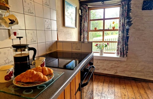 Tan-y-groes Cottage | Y Beudy, Llangrannog