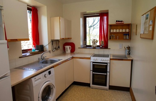 Goodwick Cottage | Y Bwthyn, Fishguard - Three Bedroom Cottage, Sleeps 6