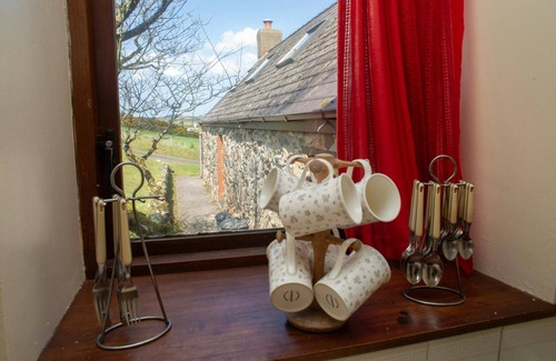 Goodwick Cottage | Y Bwthyn, Fishguard - Three Bedroom Cottage, Sleeps 6