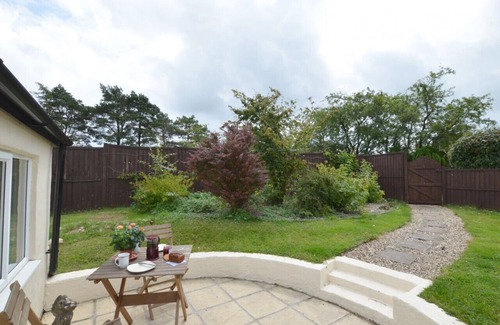 Llangeler House | Y Bwthyn - One Bedroom House, Sleeps 2