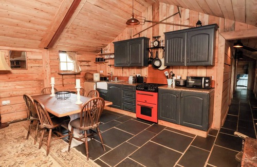 Pontfadog Cottage | Y Caban