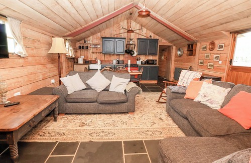 Pontfadog Cottage | Y CABAN, pet friendly, character holiday cottage in Llangollen